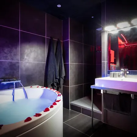 Apartmán Room, L'interdit