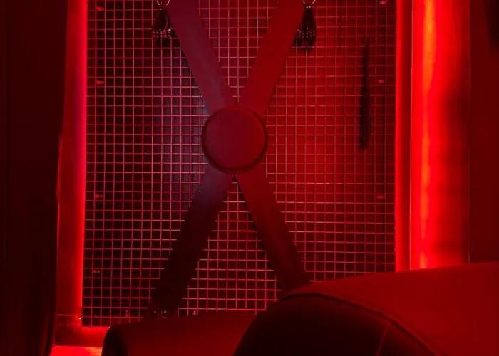 Apartment Room, L'interdit